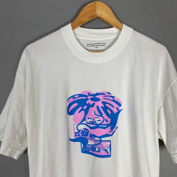 Graphic Tee Abstract Design Playful White T-Shirt Size Large Ring Men Pink Blue - Picture 5 of 8